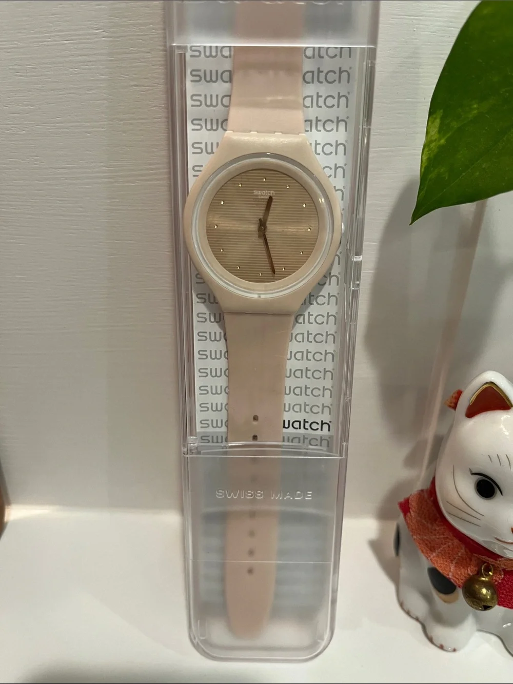Swatch SKINSKIN watch (model SVUT100) ultra-thin pale pink strap w/gold accents